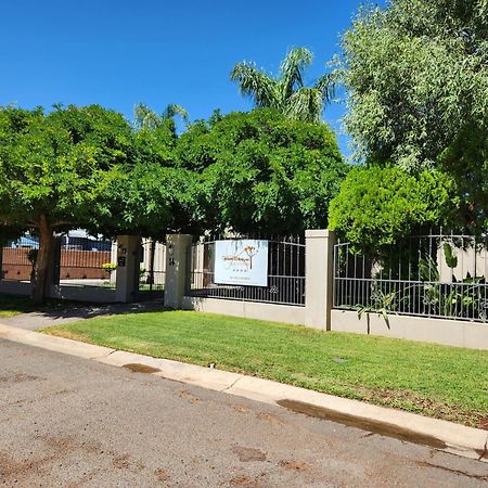 Green Kalahari Guesthouse Upington Exterior photo