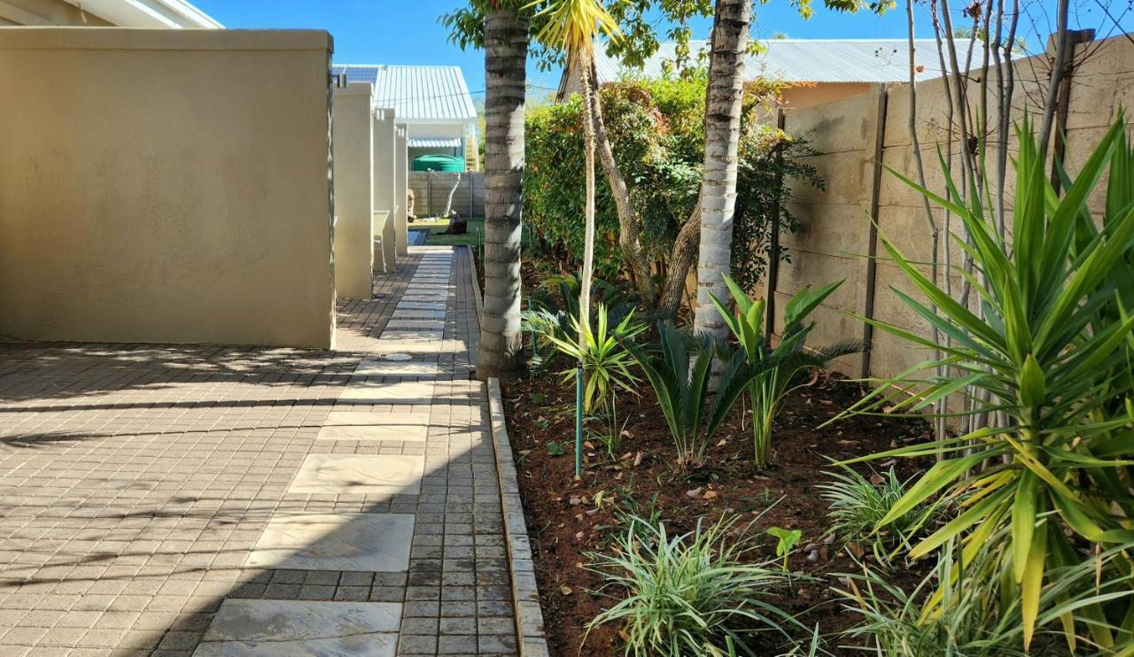 Green Kalahari Guesthouse Upington Exterior photo