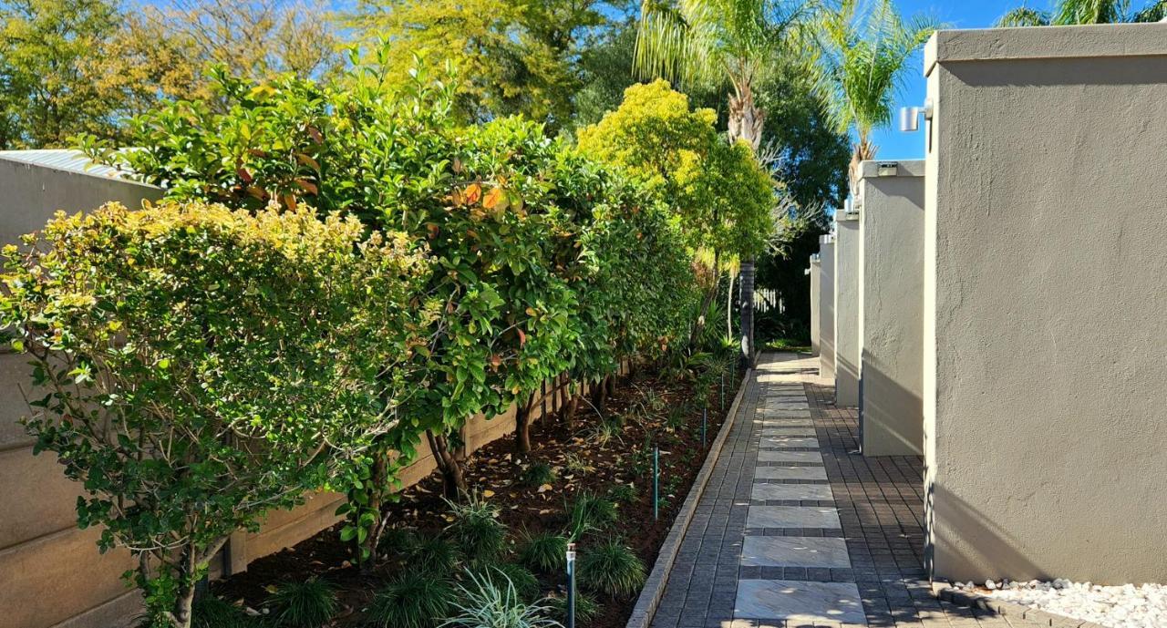 Green Kalahari Guesthouse Upington Exterior photo