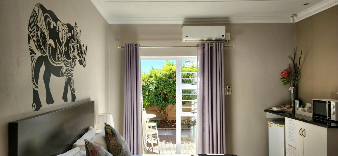 Green Kalahari Guesthouse Upington Exterior photo