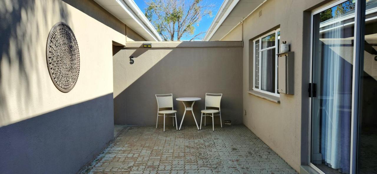 Green Kalahari Guesthouse Upington Exterior photo