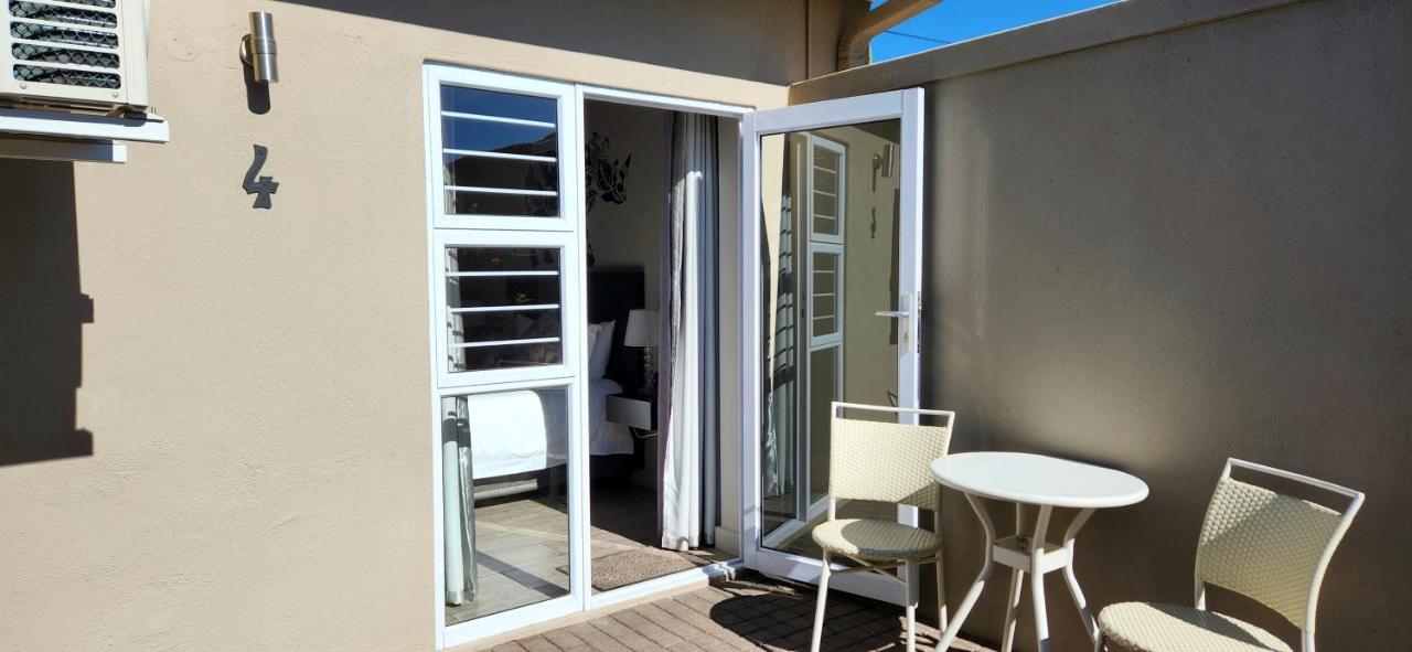 Green Kalahari Guesthouse Upington Exterior photo