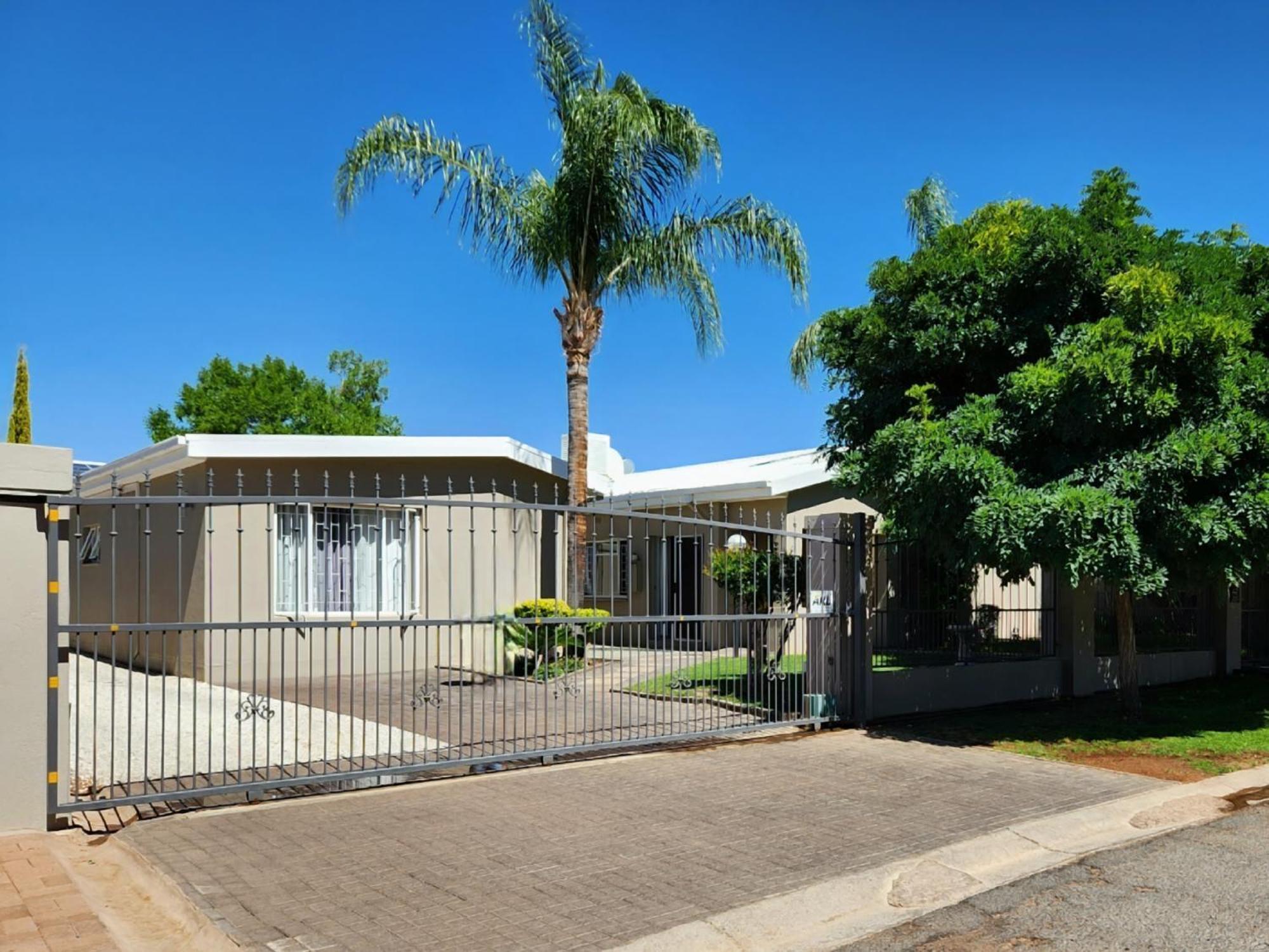 Green Kalahari Guesthouse Upington Exterior photo