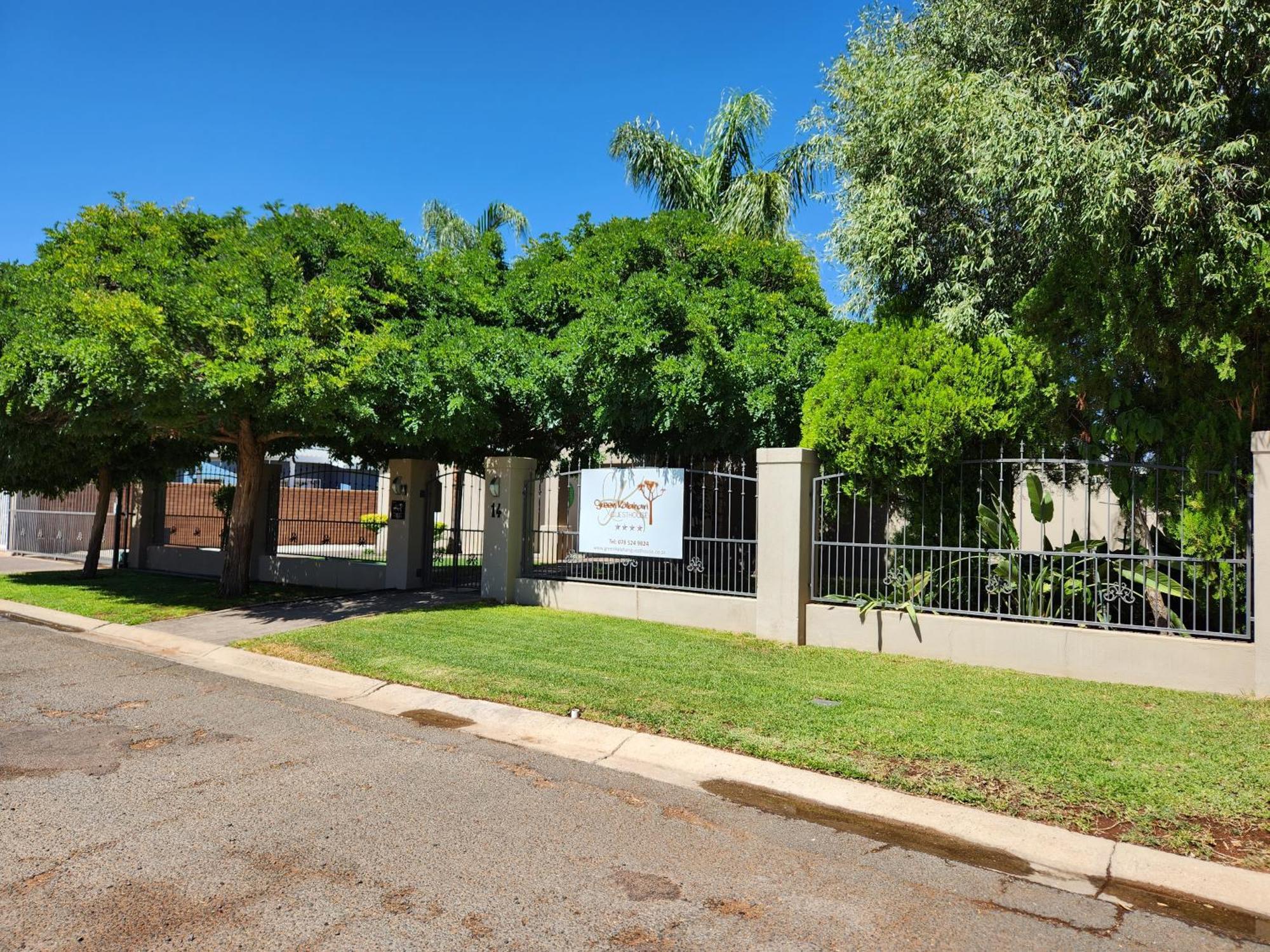 Green Kalahari Guesthouse Upington Exterior photo